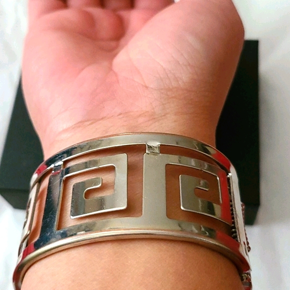 Bangle - Picture 4 of 4